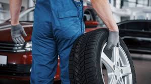 Anzeige Autohaus Heuchert Reifenwechsel Oder Ganzjahresreifen Der Experte Erklart Worauf Es Ankommt Shz De Reifenwechsel Ganzjahresreifen Autohaus