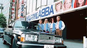 The group consisted of a large number of singers of diverse ethnic origin, some of whom such as john lawton also performed with other groups. Schlagerstars Radio Schlagerparadies