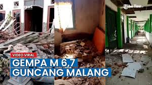 Malaysia telah terjejas oleh gempa bumi dan tsunami lautan hindi 2004 pada 26 disember 2004. Full Video Gempa M 6 7 Guncang Malang Warga Panik Berlarian Youtube