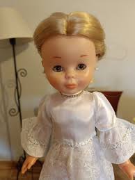 Nancy Famosa, Novia del 72. Nancy de los años 70, tiene Pendientes de  origen.