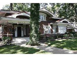 1906 E Jackson Blvd Elkhart In 46516 Zillow Prairie Style Houses Historic Homes For Sale Prairie Style Windows