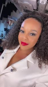 𝐀𝐍𝐆𝐄𝐋𝐈𝐐𝐔𝐄