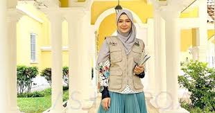 Melihat kecantikan orang lain lebih mudah daripada melihat kecantikan sendiri. Basahkan Muka 5 Kali Sehari Dengan Wuduk Petua Cantik Amalan Cara Islam Diana Amir Selain Mulut Sentiasa Ringan Berzikir Kashoorga