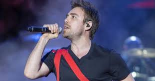 Varsın kalmasın babadan villa ,olmasın para yada araba,üzülme baba takma kafana ,fenerbahçeli yaptın ya o yeter bana. Izmirli Sarkici Haktan Canevi Kimdir Aslen Nereli Kac Yasinda Esi Oglu Kim Boyu Kac Burcu Ne