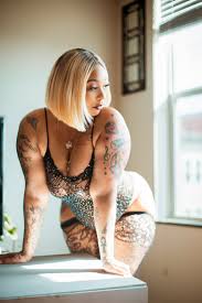 That Damn Shawn on X: Lace and Leggings Thread 🧵 t.coFaXISoIiJ1   X