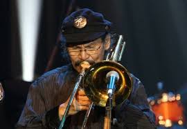 Lirik salam terakhir oleh mansyur s. Benny Likumahuwa Dan Misteri Lagu Salam Terakhir