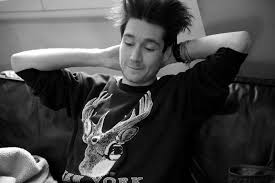 Can someone please explain the meaning of lyrics of this beautiful song?i really don't get it(i'm not native english speaker so. No Angels Bastille Letras Mus Br