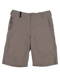 Slash hand pockets with reinforced mesh pocket bags. The North Face Bermudas In Khaki Modesens