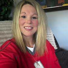 What are some hotel recommendations near the naval base?