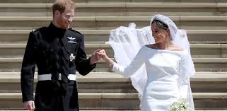 Jessica mulroney, migliore amica di meghan markle, sembra averle 'rubato' il vestito da sposa usando uno pressoché identico per un'altra donna. L Abito Da Sposa Di Meghan Markle In Mostra Al Castello Di Windsor Io Donna