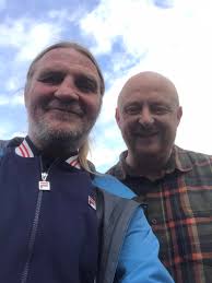 A few weeks ago I met my old mate Johnathan Hearn & he lent me some old  videos. Several days later, my brilliant techy brother created these 😬  they obviously can't be