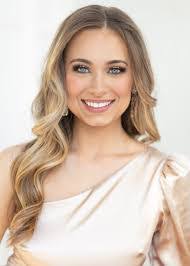 Ashlyn Morris's Instagram, Twitter & Facebook