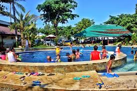 Bernabeach resort, complejo turístico, está en provincia de batangas. Berna Beach Resort C Est La Vie