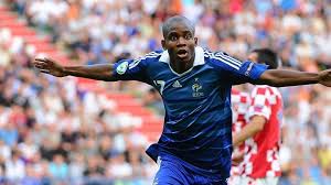 Cédric bakambu is a professional footballer who plays as a forward for chinese super league club beijing guoan and the dr congo national tea. Bakambu Bricht Kroatiens Widerstand Uefa U19 Em Uefa Com