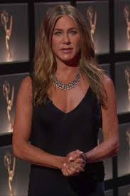 Jennifer aniston brasil on twitter: Jennifer Aniston Sticks To Her Winning Red Carpet Formula At The 2020 Emmys