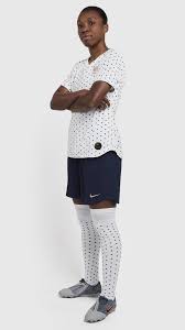 L'équipe de france féminine de football est l'équipe nationale qui représente la france dans les compétitions internationales féminines de football. Nike Devoile Les Maillots De L Equipe De France Feminine