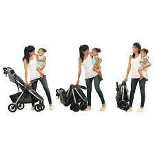 7 Strollers That Fold Up So Easily It S Like The Whole World Smiles Babycenter Stroller Easy Fold Stroller Baby Strollers Travel System
