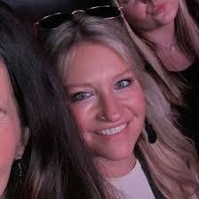 Amanda Ables's Instagram, Twitter & Facebook