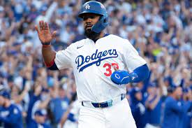 Las razones por las cuales los dodgers deben firmar a Teoscar Hernández