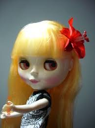 Lourdes Mares's Instagram, Twitter & Facebook