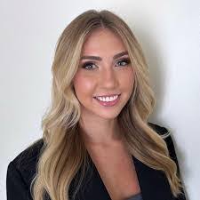 Amy Daigle's Instagram, Twitter & Facebook