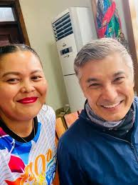 Sinong artist Ang lalaking ito,at Anong pangalan nya..?