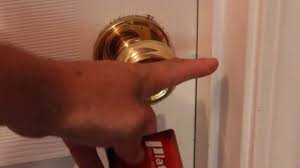 How to pick a lock with a paper clip. 4 Easy Ways To Pick A Door Lock