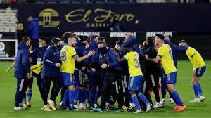 Cadiz cf will play against barcelona in another promising game of the ongoing laliga's tournament., after its previous match, cadiz cf will be looking forward to secure a victory against visiting team barcelona and improve its position on the league table. Cadiz 2 1 Barcelona Player Ratings As Blaugrana Suffer Shock Defeat