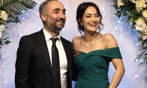 Gazeteci i̇smail saymaz, mehmet aydın'ın herkesin merak ettiği eski eşi sıla aydın (soysal) ile ilgili kaleme aldığı yazısında çarpıcı. Ismail Saymaz Nisanlandi Nisanlisi Seyda Sayar Kimdir Tele1