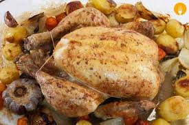 Como guarnición, proponemos cocinar unas verduras y patatas, materias primas que todos podemos tener en casa y son de fácil acceso. Pollo Al Horno Con Patatas Recetas De Cocina Casera Faciles Y Sencillas Cocina Casera