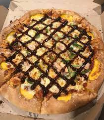It is smooth, creamy and has a delicious sharp flavor. Event Tarilklah Puas Puas With The New Domino S Cheese Tarik Crust Angie Tangerine