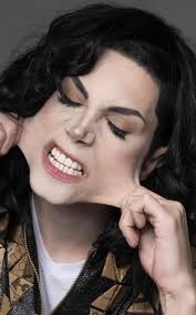 Argentino gasta mais de R$ 210 mil em plásticas para se parecer com Michael  Jackson