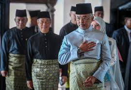 Istiadat yang berlangsung di balairong seri itu turut disaksikan perdana menteri. Kesemua 31 Menteri Kabinet Angkat Sumpah Jawatan Di Hadapan Agong Pejabat Perdana Menteri Malaysia
