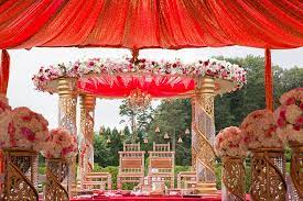 A typical menu might feature seven to 10 appetizers followed by four or five main entrées, plus rice, yogurt, salad, and naan, a type of bread. Wedding Planning Service In New York And New Jersey