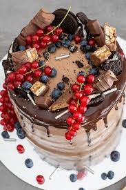 Le migliori ricette di creme per torte. Saftige Schoko Drip Cake Mit Nutella Creme Und Fruchtfulle Baking Barbarine