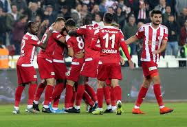 İstanbul ekibinde birçok kiralık oyuncusu bulunmaktadır. Sivasspor Un Hucum Oyunculari 15 Takima Bedel Ntvspor Net
