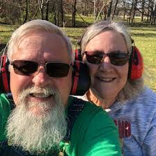 Shari Bender's Instagram, Twitter & Facebook