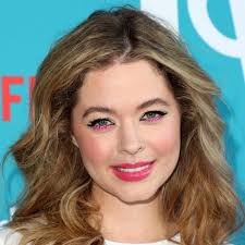 Watch Pretty Little Liars