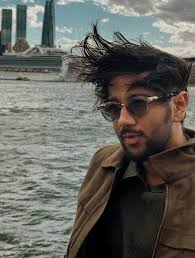 Same train,Different game. 🚊 Next stop, Melbourne. 🦘