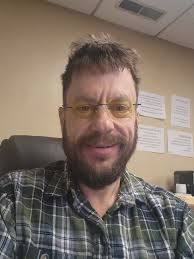 Hi everyone! I'm new here and moving here permanently! I'm super excited!