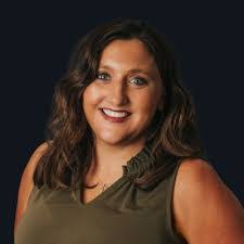 Carrie Luedtke's Instagram, Twitter & Facebook