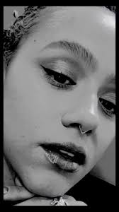 Nathalie Emmanuel wears the Trigon wedge in her septum. Goals 🙌🏻  #nathalieemmanuel #septumpiercing #got #nosepiercing #daithpiercing  #piercedgirls #solidgold