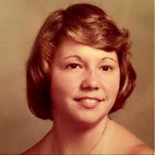 Space-saving necklace storage ideas