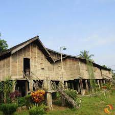 Rumah khas milik kalimantan tengah berikutnya yang juga menjadi warisan budaya leluhur ialah rumah betang tumbang bukoi. 4 Rumah Adat Kalimantan Tengah Yang Wajib Dikunjungi