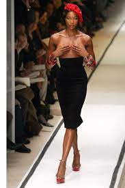 Add to favorites vintage two piece suit,black and white suit,houndstooth print,houndstooth jacket coat+skirt, tweed chanel jacket and skirt,warm suit. Naomi Campbell S Runway Evolution Naomi Campbell 90s Runway Photos