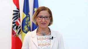 El heraldo reconstruye el drama de 5 municipios del sur del atlántico donde sus habitantes siguen golpeados por los estragos de la. Landeshauptfrau Johanna Mikl Leitner Zum Tag Der Arbeit Youtube