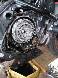Technician a says that the clutch discs could be worn or damaged. Kawasaki Er6 Tukar Clutch Plate Bengkel Rr Motor Facebook