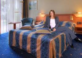 De 199 luftkonditionerade gästrummen på holiday inn düsseldorf airport ratingen har minibar och hårtork. Holiday Inn Dusseldorf Airport Ratingen Ratingen Germany Emirates Holidays