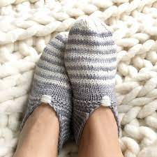 You can laze around the house, curl yourself in the corner of the couch reading a favorite book or watch television. Free Pattern Friday Simple House Slippers Again Espace Tricot Blog
