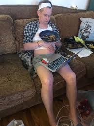 Macaulay culkin is weighing on a petition that is circulating on social media. Macaulay Culkin On Twitter This Is What An Updated Home Alone Would Actually Look Like